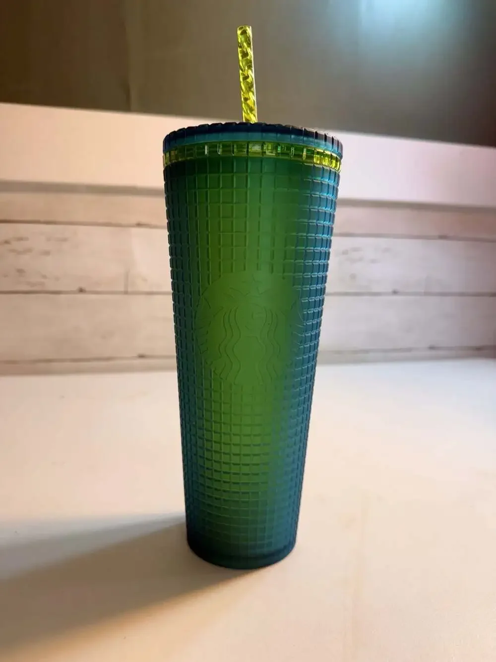 Starbucks Winter 2022 Matte Mountain Dew Green‎ Grid Venti Cold Cup Tumbler 24oz